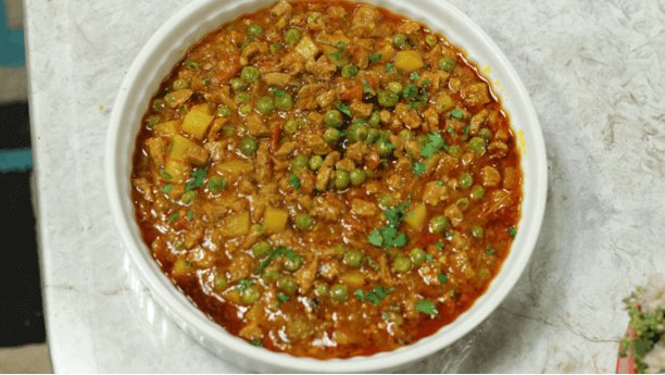 Healthy Recipes, Dinner and Lunch Ideas, Qeema Aloo Matar: A Perfect Blend of Spices and Flavors